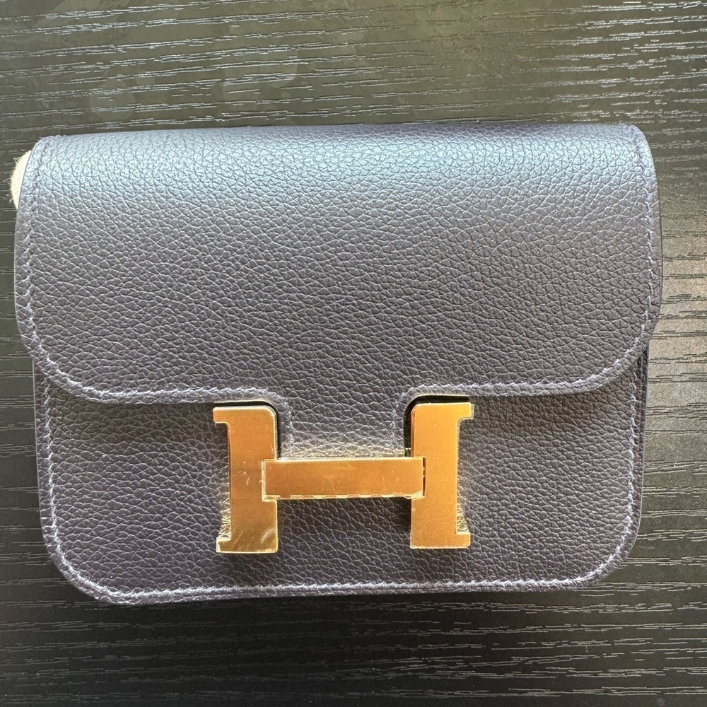 Constance Slim bicolor wallet
NEW HERMES color prunoir/rose azalée
NWT’s/box